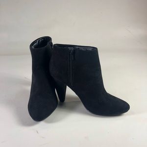 Apt 9 suede booties, sz 9